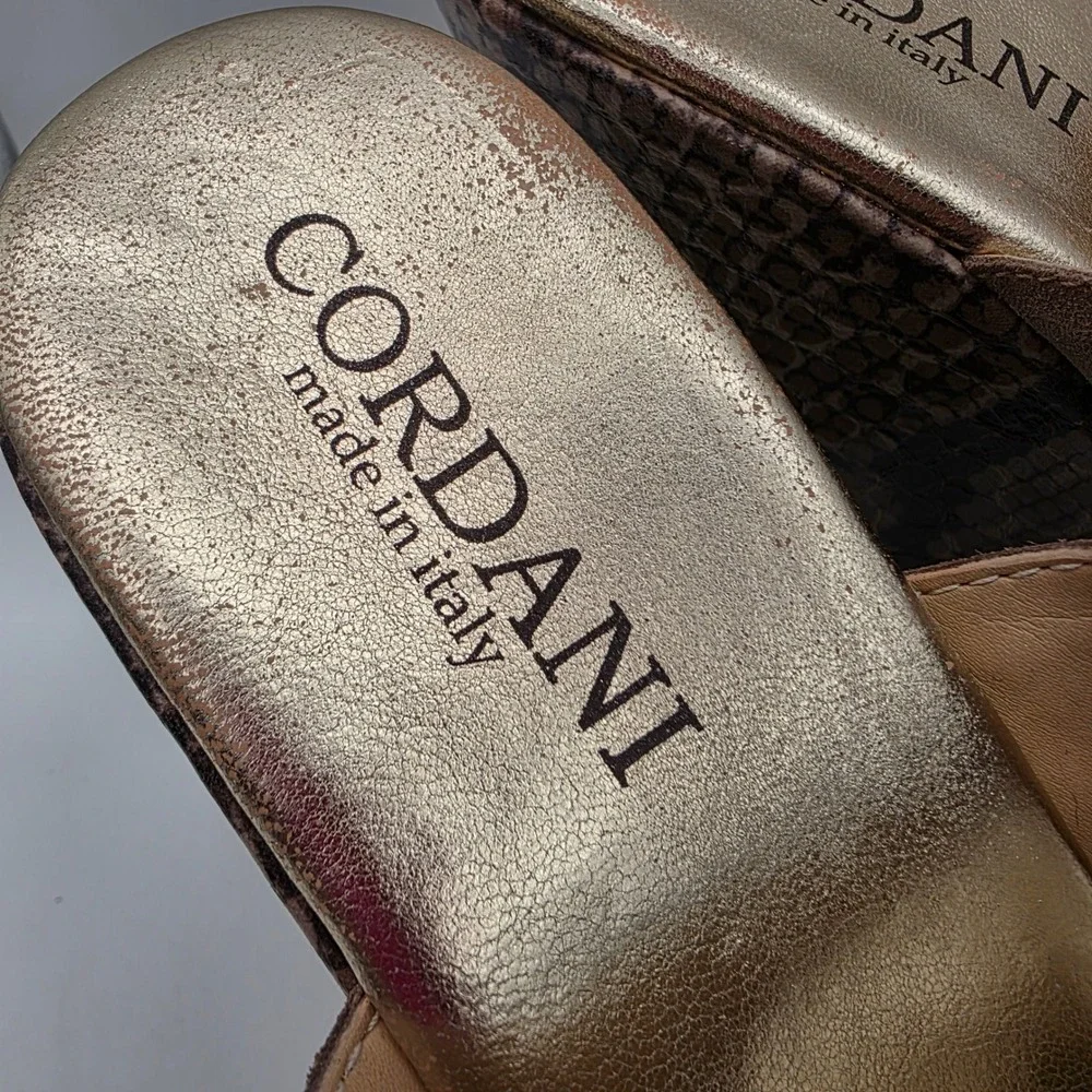 Cordani Onyx Tortora Python Print Suede Wedge Sandals Made in Italy Size 41